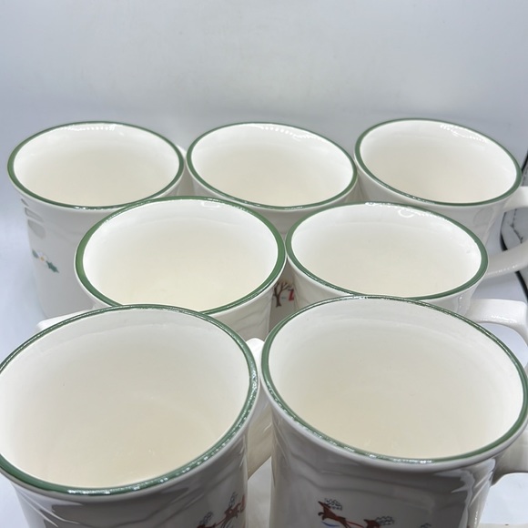 Pfaltzgraff snow village Mugs and creamer sugar Set - Picture 9 of 11